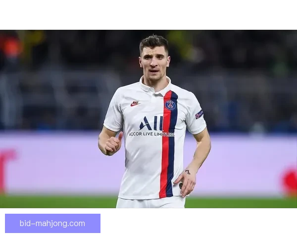 扬·科托加盟多特蒙德成右后卫关键引援附带强制买断条款